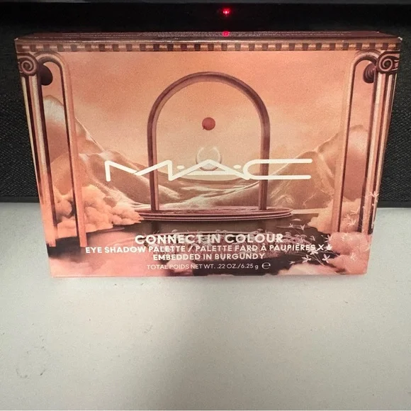 MAC Connect In Colour Eyeshadow Palette Embedded In Burgundy - Picture 2 of 5
